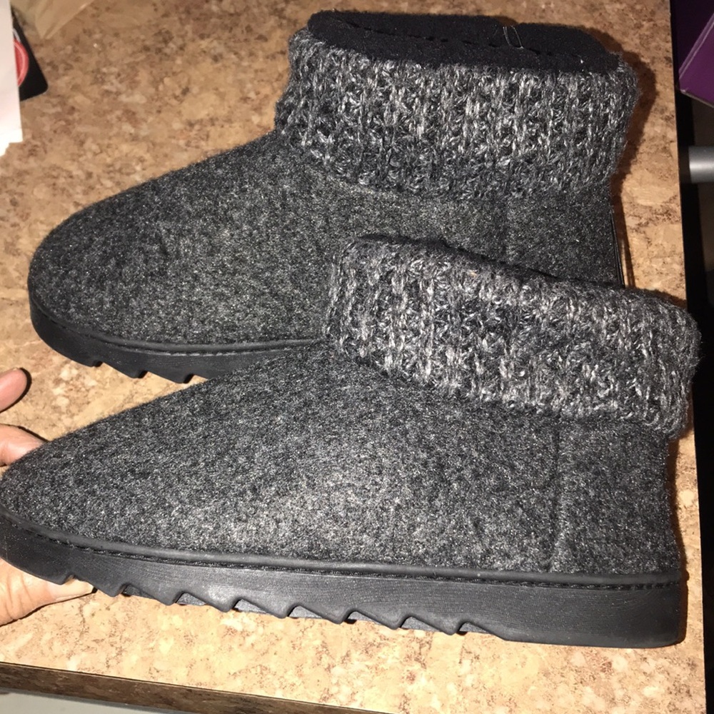 NWT Women's Dearfoams Ankle Boots - Picture 6 of 10